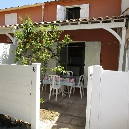 Jolie Mitoyenne Situee A 250 M De La Plage Holiday home Agde
